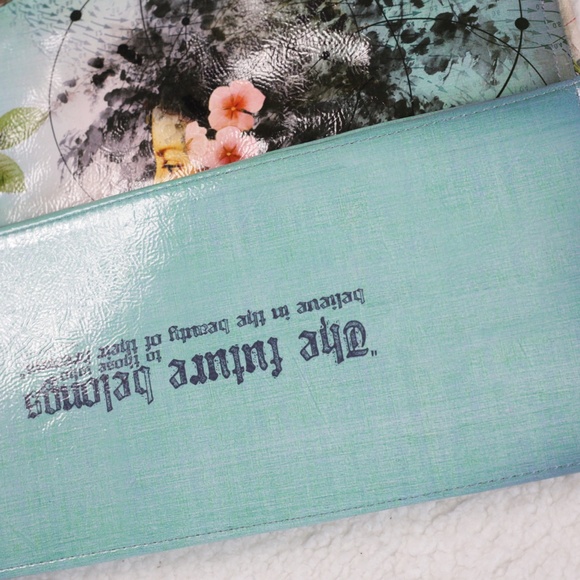 NWT Papaya Art The Future Belongs to Those Who Believe in The Beauty Luxe Tote - Picture 5 of 10